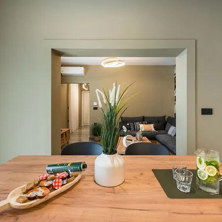 Rokakis Home- 95 Sqm 아파트 *